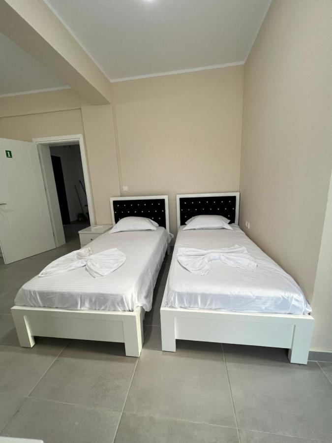 Harmony Apartments Sarande Bagian luar foto