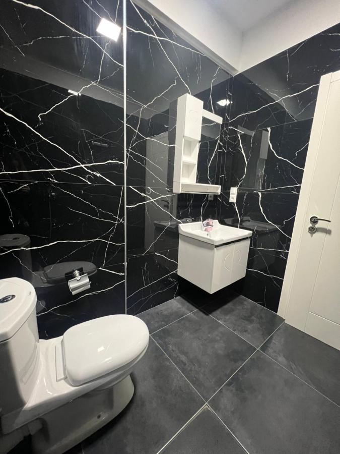 Harmony Apartments Sarande Bagian luar foto