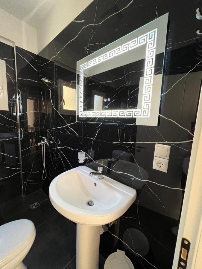 Harmony Apartments Sarande Bagian luar foto
